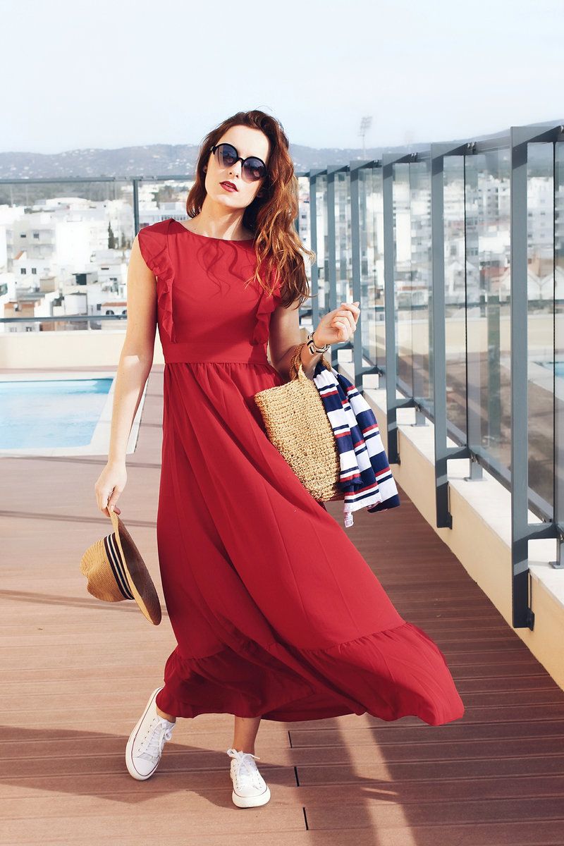 С чем носить красное платье: футляр, короткое и в пол, зимой и летом