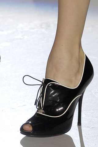 http://www.glamurnenko.ru/images/fashion2/shoes08_gucci1_big.jpg