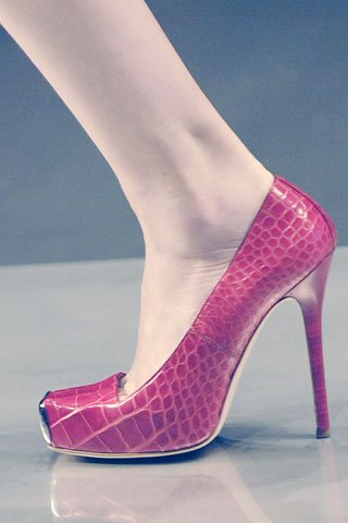 http://www.glamurnenko.ru/images/fashion2/shoes08_mcqueen1_big.jpg