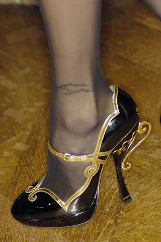http://www.glamurnenko.ru/images/fashion2/shoes08_miu3_big.jpg